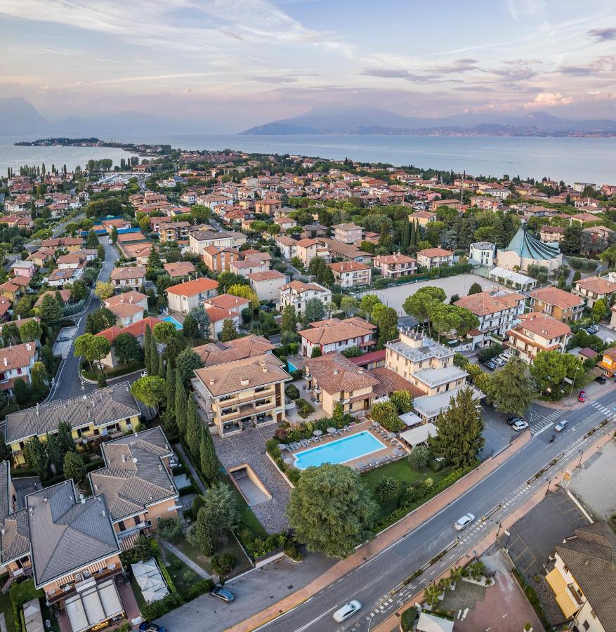 Hotel Gardenia Sirmione Exterior photo