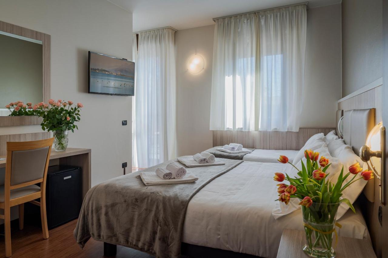 Hotel Gardenia Sirmione Exterior photo
