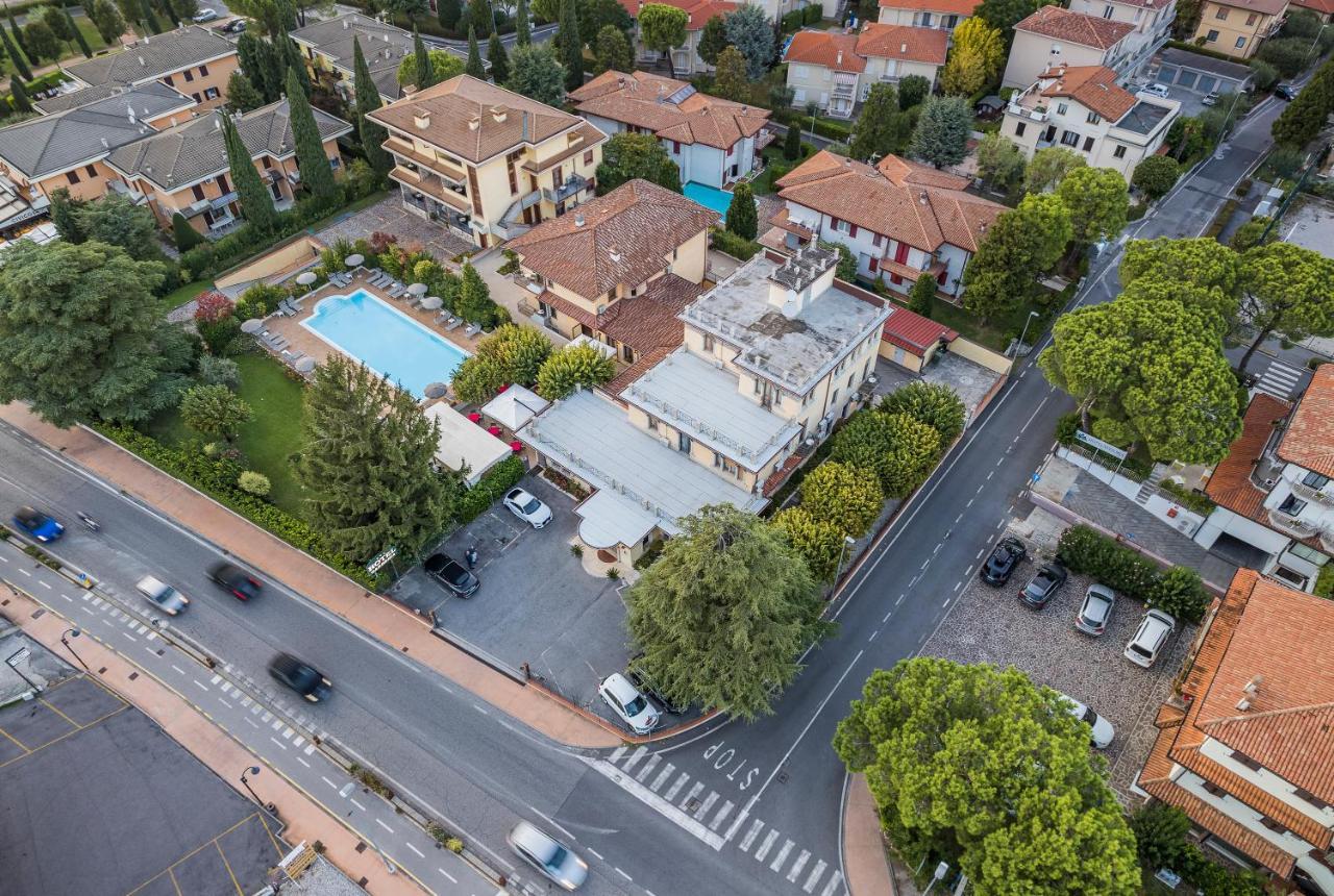 Hotel Gardenia Sirmione Exterior photo